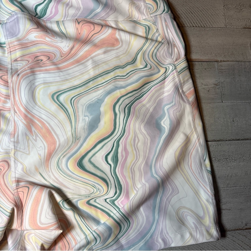 Old Navy High Waisted Powersoft Biker 6"  Plus Size 4X Pastel Swirl Shorts - Picture 14 of 15